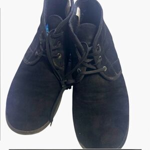 Arizona driftwood  Men's Black Suede Lace-Up Boots Size 9.5 Comfortable Durable